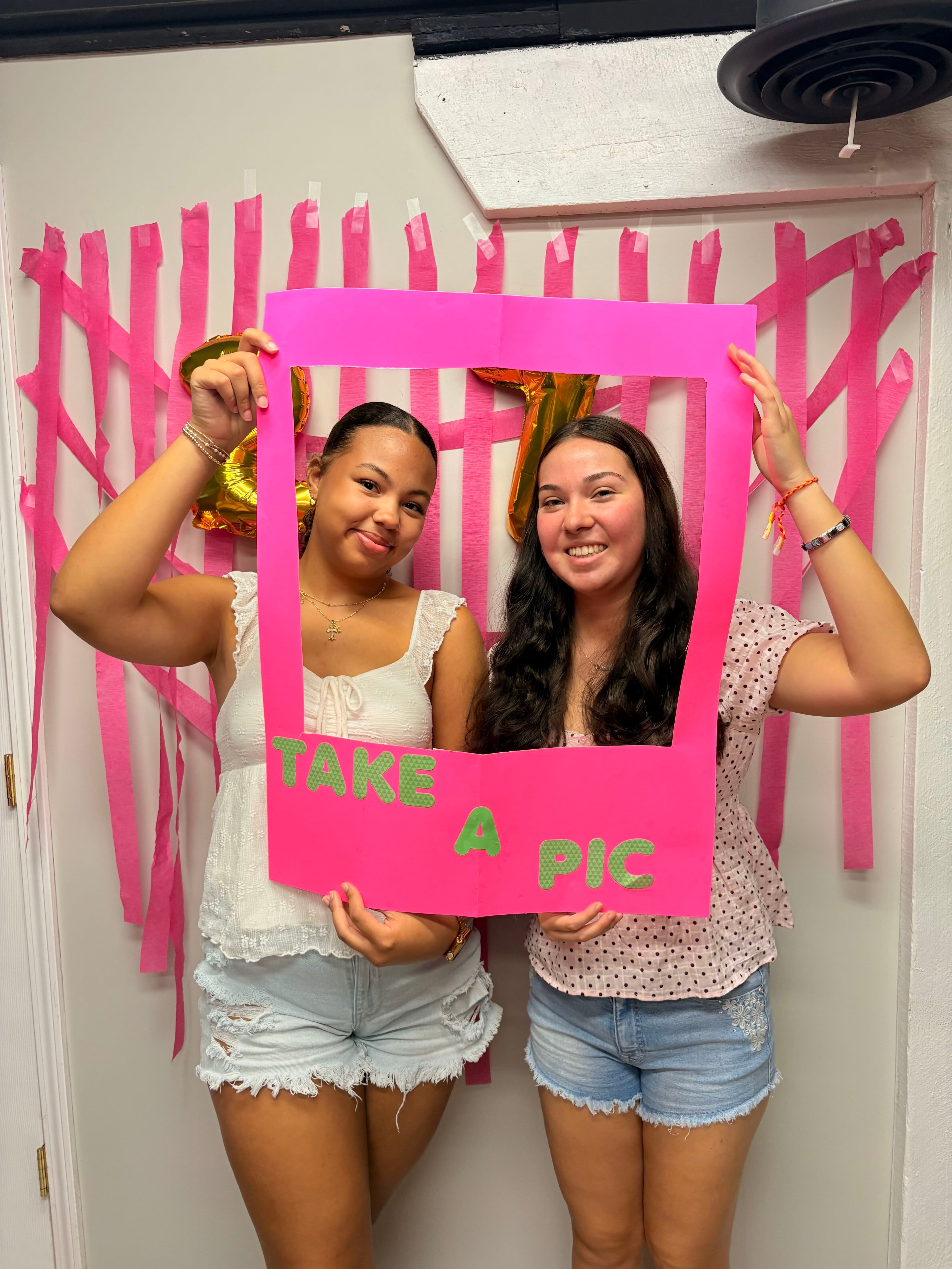 HER students at a club outreach table